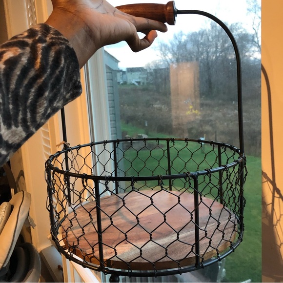 Large wire basket